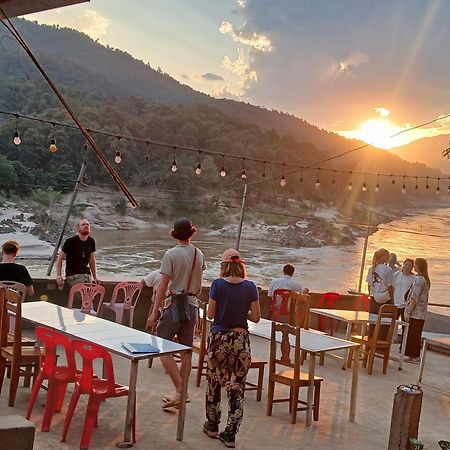 Villa Mekong Guesthouse Muang Pakbèng エクステリア 写真
