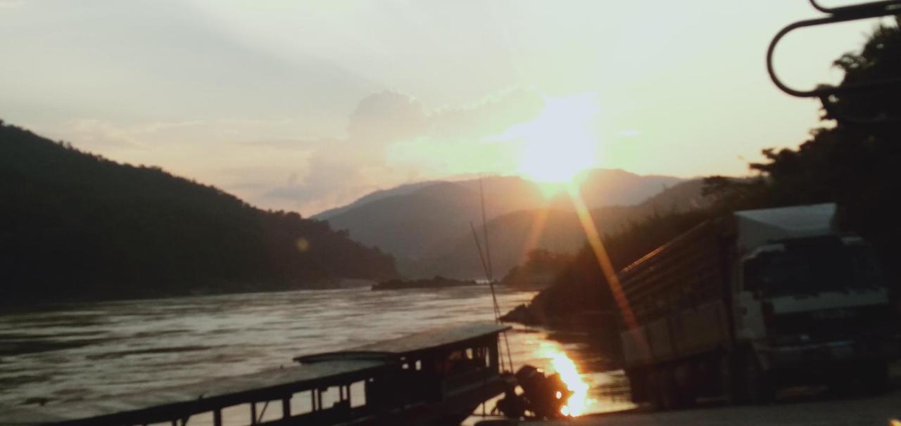 Villa Mekong Guesthouse Muang Pakbèng エクステリア 写真