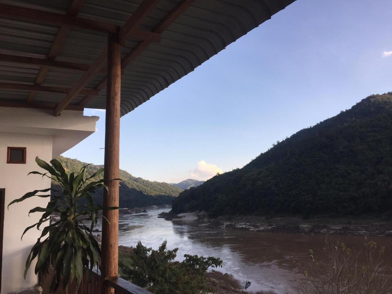 Villa Mekong Guesthouse Muang Pakbèng エクステリア 写真